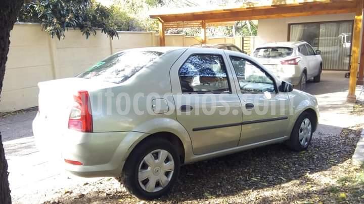foto Renault Logan 1.6 Dynamique AC usado (2011) color Bronce precio $3.600.000