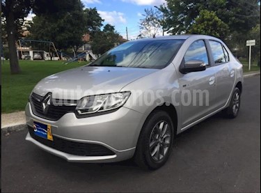 foto Renault Logan Expression usado (2017) color Plata precio $29.900.000