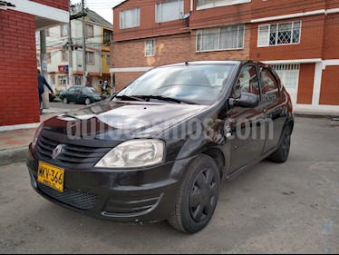 foto Renault Logan 1.4L Familier usado (2013) color Rojo precio $18.500.000