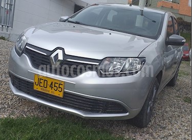 foto Renault Logan 1.6L Expression Ac usado (2017) color Gris Platino precio $31.300.000