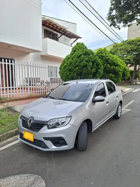 2022 Renault Logan Life