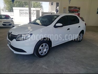 foto Renault Logan Expression usado (2017) color Blanco precio $130,000