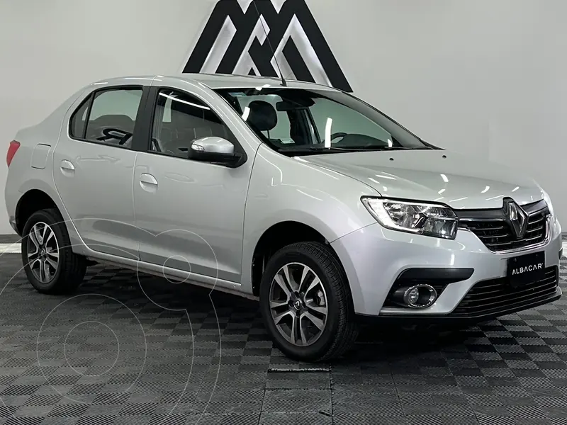 Foto Renault Logan Intens Aut usado (2024) color plateado precio $209,999