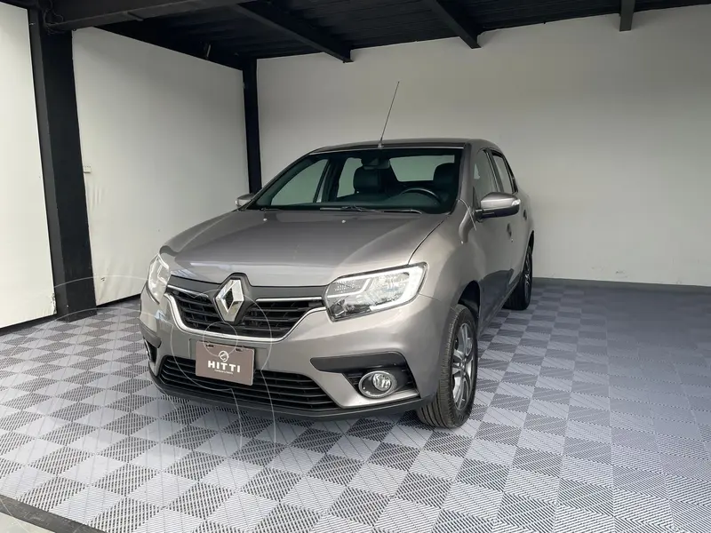 Foto Renault Logan Intens usado (2023) color plateado precio $235,000