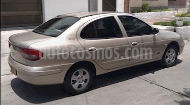 foto Renault Mégane 1.4 Unique Mec 4P usado (2005) color Bronce precio $8.000.000