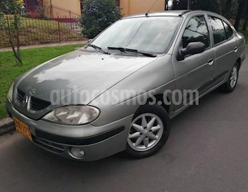 Foto venta Carro usado Renault Megane 1.4 Unique Mec 4P (2005) color Verde precio $12.700.000