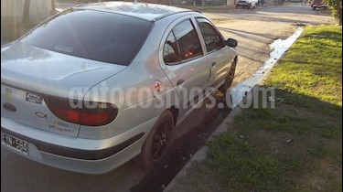 foto Renault Mégane Bic 1.9 TD RN usado (2005) color Gris precio $120.000
