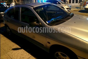 foto Renault Mégane Bic 2.0 RXE Full usado (1998) color Plata precio $67.000