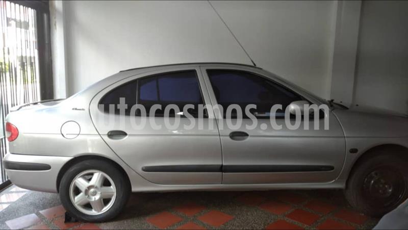 Renault Megane Auto. usado (2004) color Plata precio BoF1.400