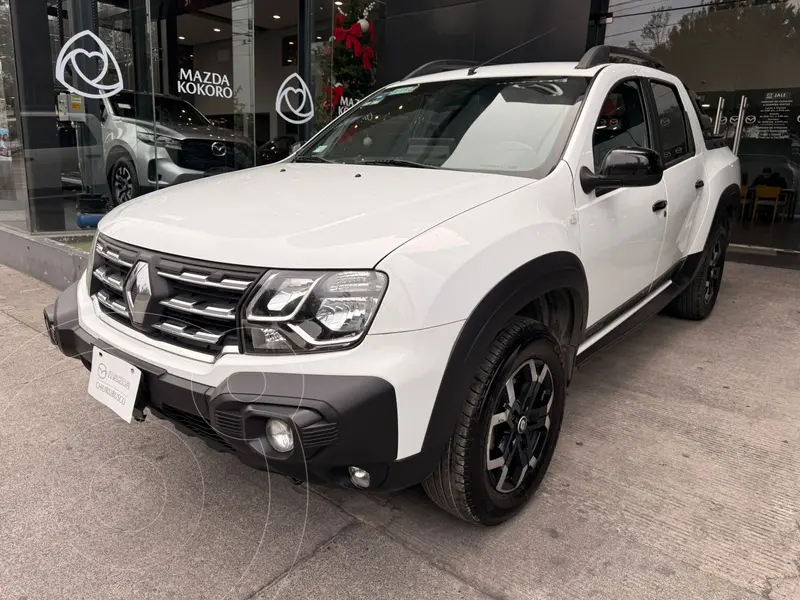 Foto Renault Oroch Outsider usado (2023) color Blanco precio $309,000