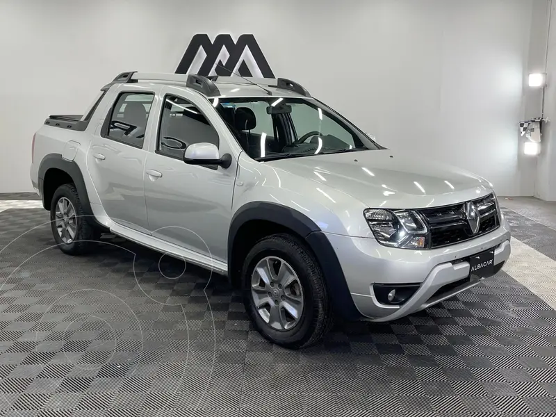 Foto Renault Oroch Outsider usado (2021) color Gris precio $287,999