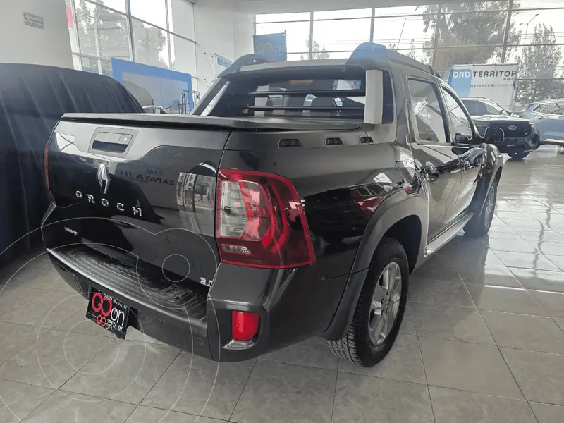 Foto Renault Oroch Outsider usado (2020) color RENK NEGRO NACARADO precio $250,000