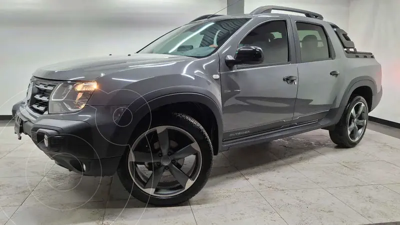 Foto Renault Oroch Outsider Aut usado (2024) color Gris financiado en mensualidades(enganche $92,400 mensualidades desde $9,115)