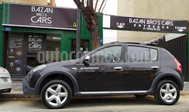 foto Renault Sandero Stepway 1.6 Confort usado (2011) color Negro precio $380.000
