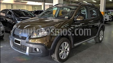 foto Renault Sandero Stepway 1.6 Confort usado (2014) color Verde Oscuro precio $450.000