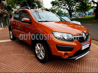 foto Renault Sandero Stepway 1.6 Privilége usado (2016) color Naranja precio $674.990