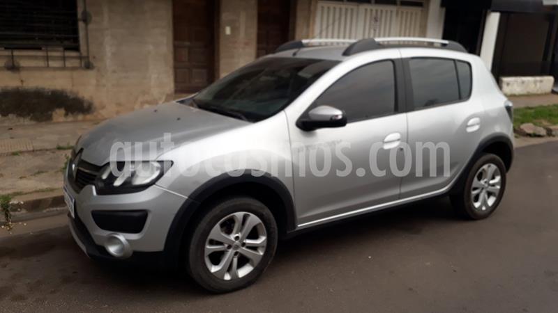 foto Renault Sandero Stepway 1.6 Privilege NAV usado (2016) color Gris Estrella precio $880.000