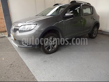 foto Renault Sandero Stepway Intens usado (2020) color Gris Estrella precio $43.990.000