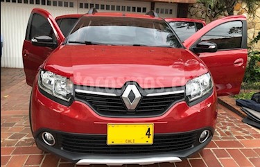 foto Renault Sandero Stepway Trek Intens Aut usado (2018) color Rojo Vivo precio $43.000.000
