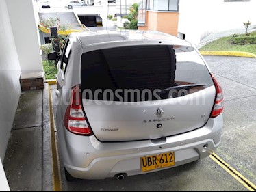 foto Renault Sandero 1.6L Dynamique usado (2015) color Gris precio $25.000.000