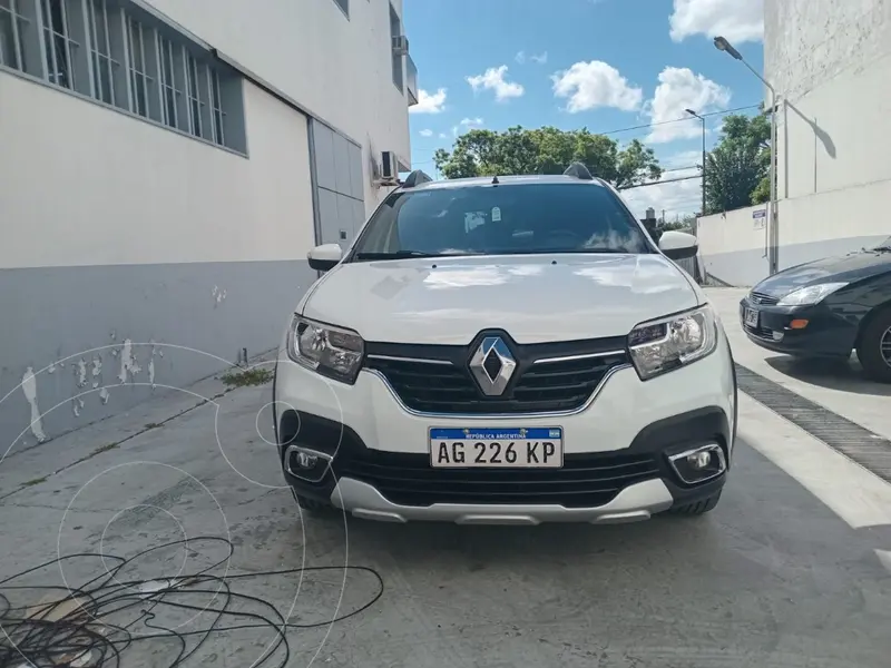 Foto Renault Sandero 1.6 Intens usado (2023) color Blanco precio $23.500.000