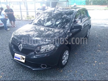 foto Renault Sandero Authentique usado (2018) color Gris precio $34.000.000