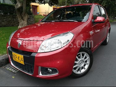 Foto venta Carro Usado Renault Sandero Automatico (2013) color Rojo precio $26.400.000