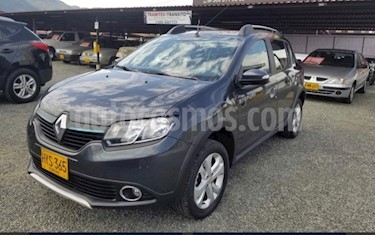 foto Renault Sandero 1.6L Dynamique usado (2016) color Gris Platino precio $34.000.000