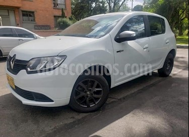 foto Renault Sandero 1.6 Expression Mec 5P usado (2017) color Blanco precio $28.800.000