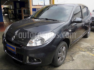 foto Renault Sandero Dynamique Aut usado (2016) color Gris precio $32.900.000