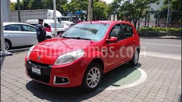 foto Renault Sandero Dynamique Aut usado (2015) color Rojo precio $155,000