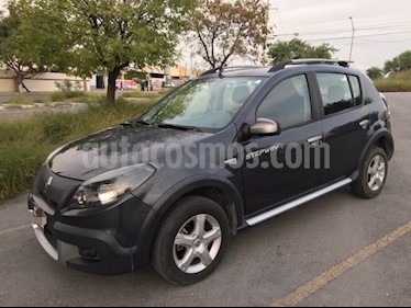 foto Renault Stepway Dynamique usado (2014) color Gris Cometa precio $135,000