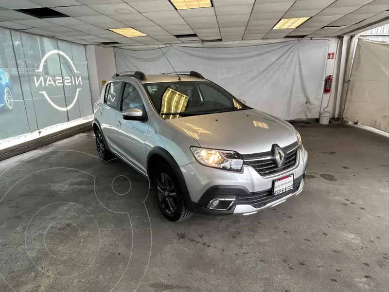 Foto Renault Stepway Intens usado (2021) color plateado financiado en mensualidades(enganche $90,204 mensualidades desde $3,936)
