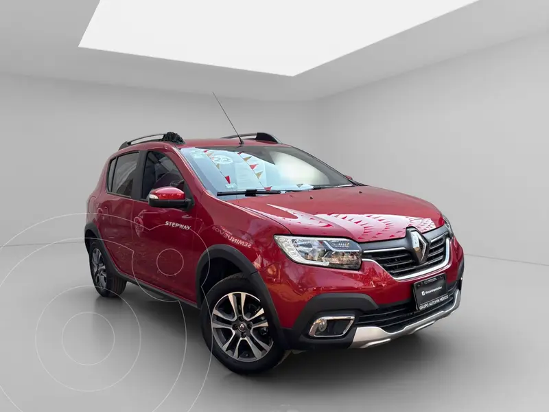Foto Renault Stepway Intens Aut usado (2023) color Rojo precio $249,000