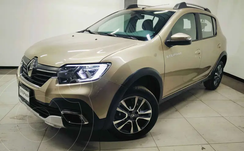 Foto Renault Stepway Intens Aut usado (2024) color Beige financiado en mensualidades(enganche $95,375 mensualidades desde $10,504)