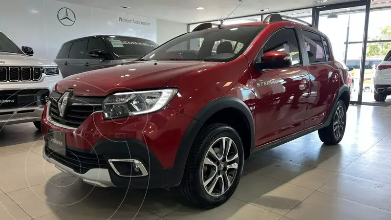 Foto Renault Stepway Intens usado (2022) color Rojo Fuego financiado en mensualidades(enganche $52,000 mensualidades desde $5,675)
