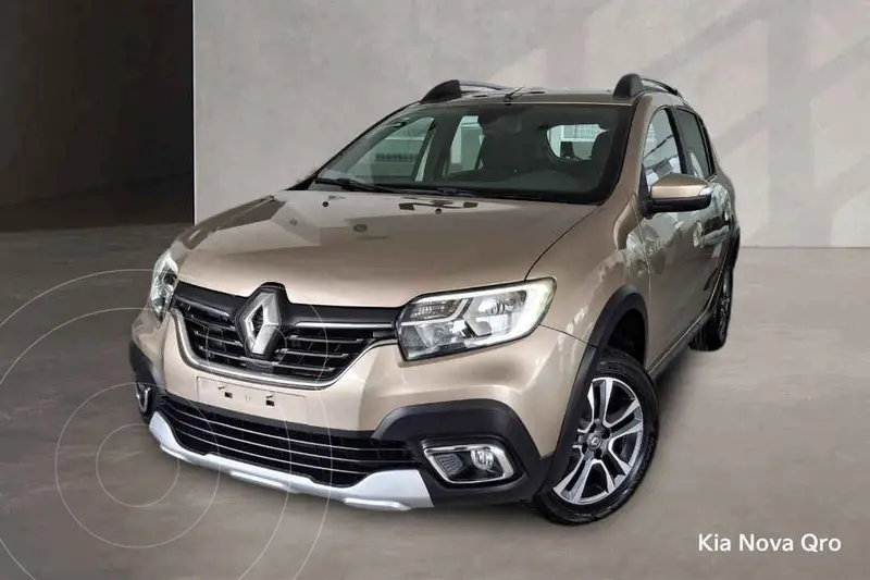 Foto Renault Stepway Intens Aut usado (2023) color Beige financiado en mensualidades(enganche $71,668 mensualidades desde $6,152)