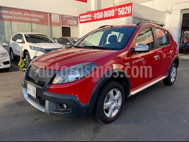 foto Renault Stepway Expression usado (2013) color Rojo Fuego precio $118,000