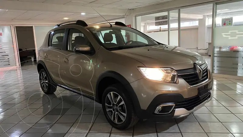 Foto Renault Stepway Intens usado (2022) color Beige precio $235,000