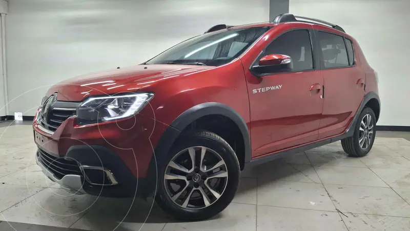 Foto Renault Stepway Intens Aut usado (2023) color Rojo financiado en mensualidades(enganche $61,600 mensualidades desde $6,077)
