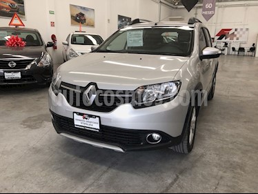foto Renault Stepway Zen usado (2018) color Gris Estrella precio $180,000