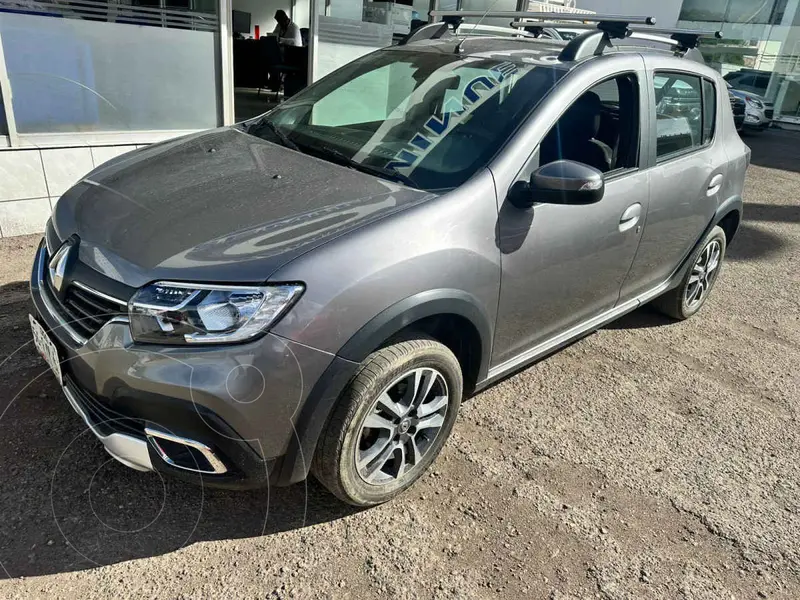 Foto Renault Stepway Intens Aut usado (2024) color Gris precio $315,000