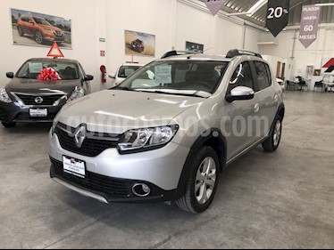 foto Renault Stepway Zen usado (2018) color Gris Estrella precio $175,000