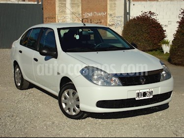foto Renault Symbol 1.6 Expression Pack II usado (2012) color Blanco precio $135.000
