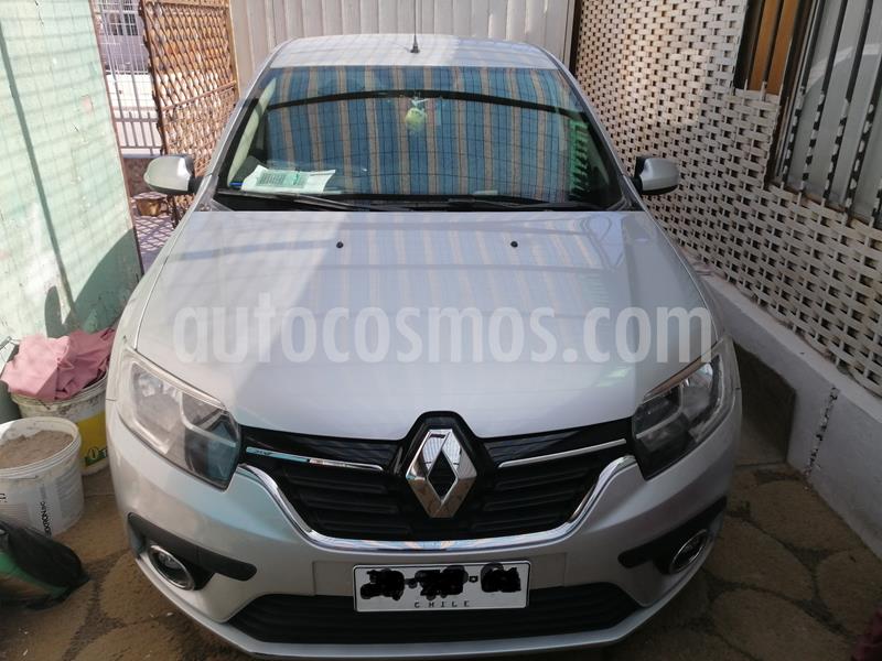 foto Renault Symbol 1.6L Zen usado (2017) color Gris Plata precio $5.000.000