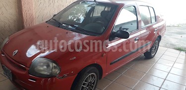 Foto venta carro usado Renault Symbol Sinc. (2002) color Rojo precio BoF800