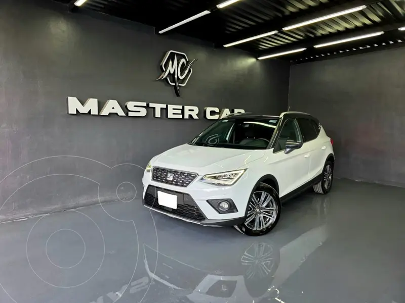 Foto SEAT Arona Xcellence usado (2021) color Blanco precio $319,000