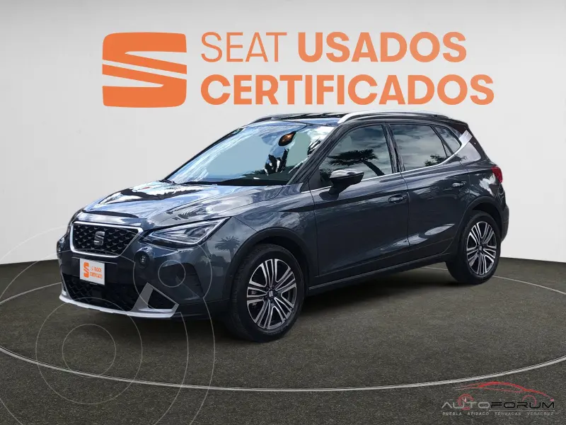 Foto SEAT Arona Xperience usado (2023) color Gris magnetico financiado en mensualidades(enganche $107,883 mensualidades desde $9,451)