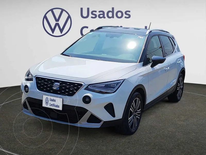 Foto SEAT Arona Xperience usado (2024) color Blanco financiado en mensualidades(enganche $98,345 mensualidades desde $7,524)