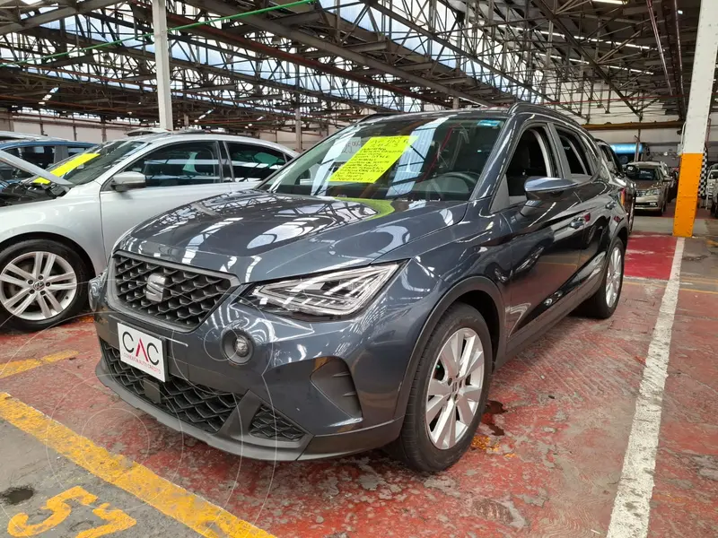Foto SEAT Arona Reference usado (2023) color Azul Mediterraneo financiado en mensualidades(enganche $89,920 mensualidades desde $9,570)